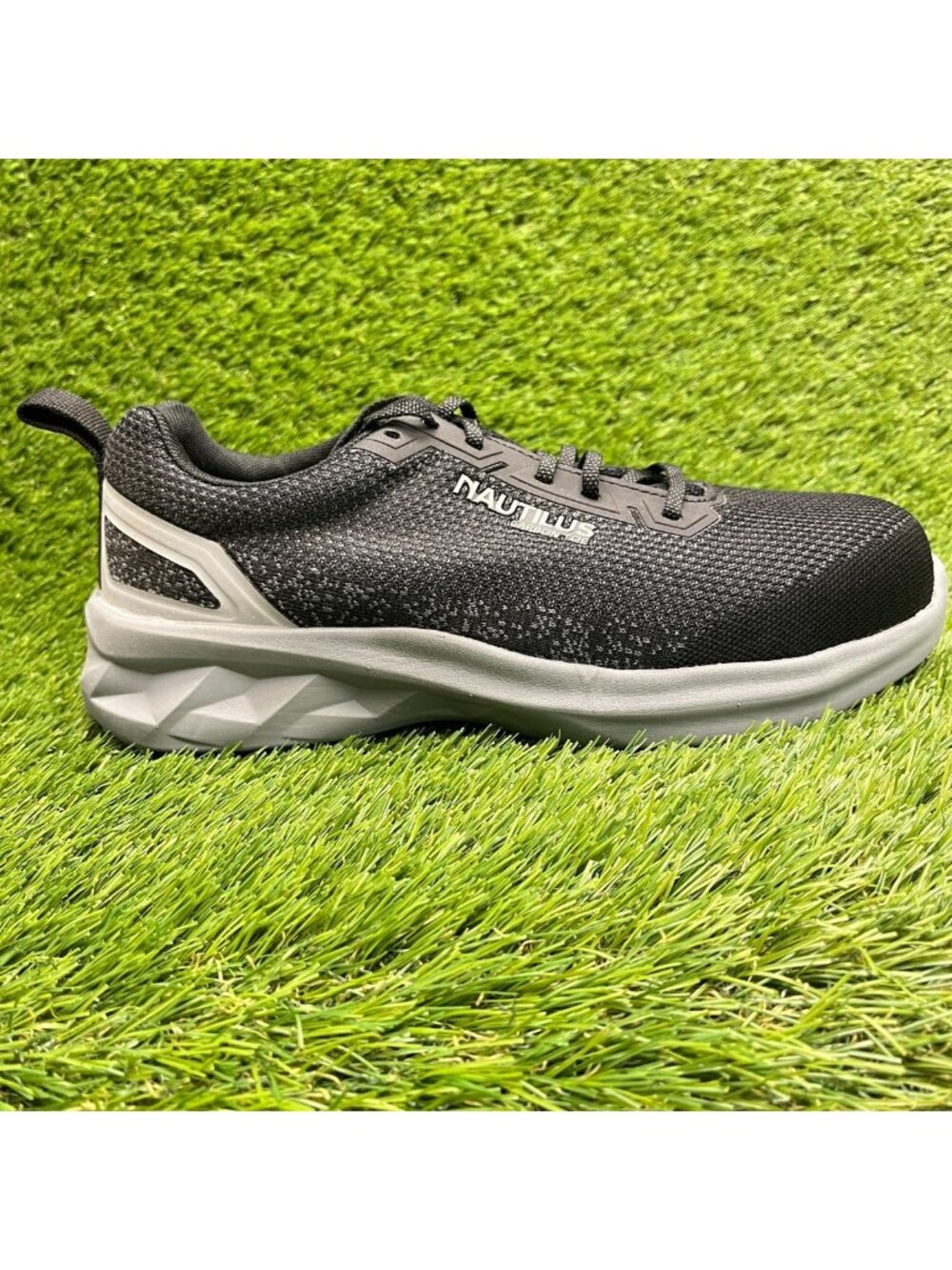 Nautilus Springwater Mens Size 9 Black Gray Carbon Toe Safety Working Shoes